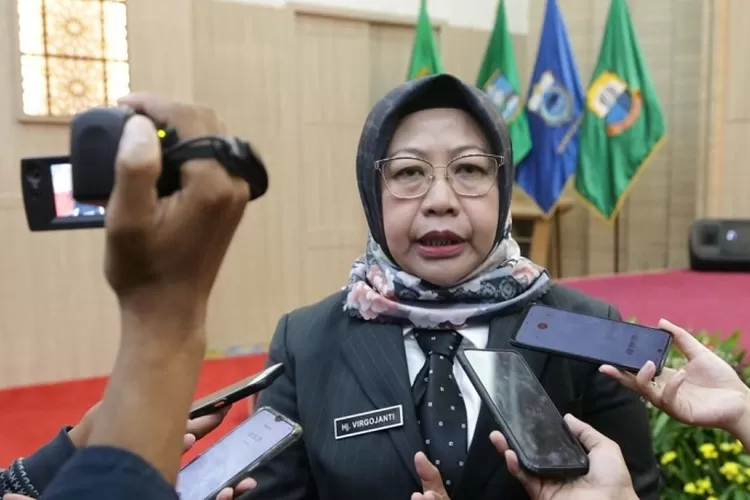Plt Kepala DPMD Provinsi Banten Hj. Virgojanti (foto: Biro Adpim )