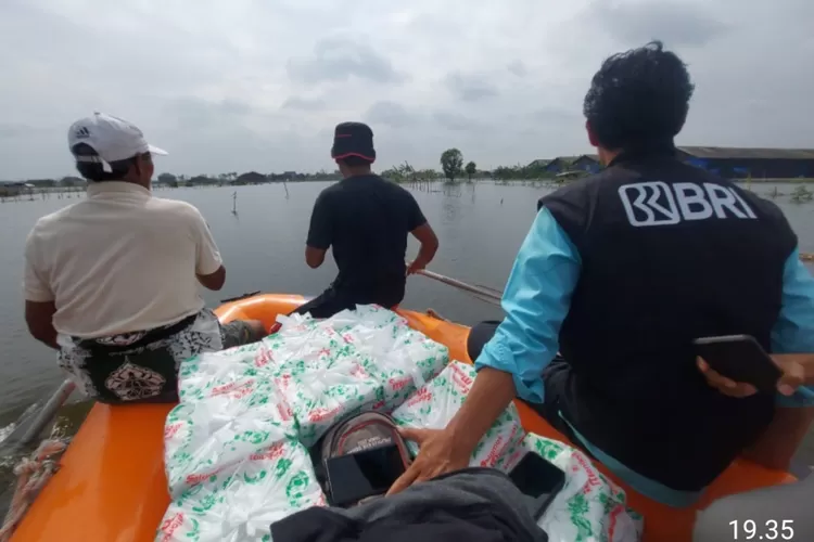 Cepat Tanggap, BRI Peduli Salurkan Bantuan ke Masyarakat Terdampak Banjir  Semarang  dan Demak  (Istimewa)