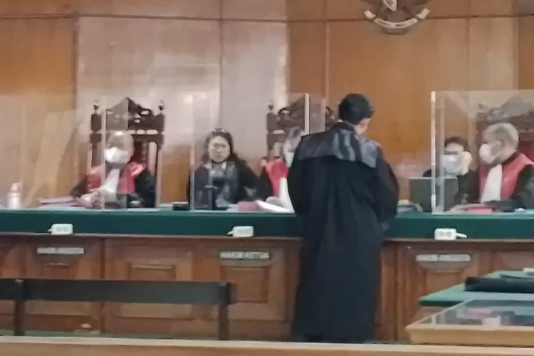 Sidang perdana kasus penggelapan dengan terdakwa eksekutuf muda asuransi, Yanti di  PN Jakarta Utara, Selasa (10/1/2023).