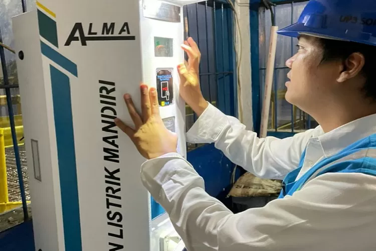 Sampai bulan November 2022 jumlah pelanggan Anjungan Listrik Mandirk atau ALMA PLN telah mencapai 59 pelanggan dengan total daya yang terpasang mencapai 1.494 kiloVolt Ampere (kVA). (Foto: Humas PLN)