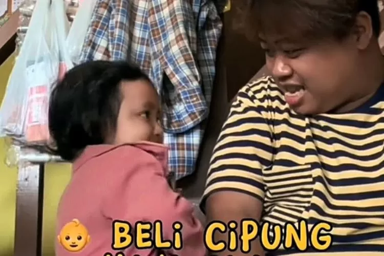 Beli Cipung Haji Oka  anak ini bilang ke penjaga warung  (Foto : tangkapan layar akun tiktok akantalkintil)