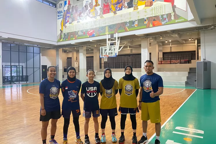 YMS Basket Ball Club salah satu anggota  Perbasi Kabupaten Bogor ditetapkan sebagai tim basket yang mewakili Jawa Barat pada Kejurnas Basket 3x3 U-16 di Sleman, Yogjakarta , pada tanggal 27 -29 Januari 2023. (YMS Basket Ball Club salah satu anggota  Perbasi Kabupaten Bogor ditetapkan sebagai tim basket yang mewakili Jawa Barat pada Kejurnas Basket 3x3 U-16 di Sleman, Yogjakarta , pada tanggal 27 -29 Januari 2023.)