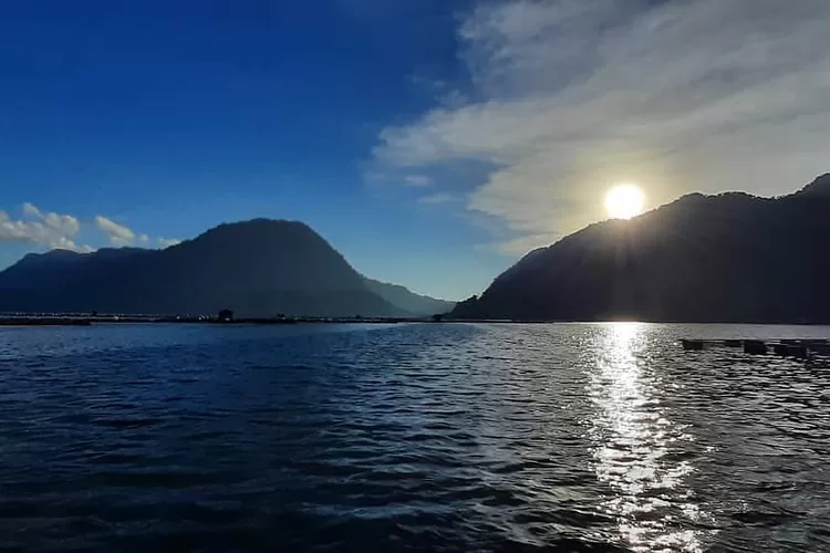 Manfaat dibalik keindahan destinasi wisata Danau Maninjau yang menjadi tujuan berwisata di Kabupaten Agam, Sumatera Barat (Instagram @exploremaninjau)