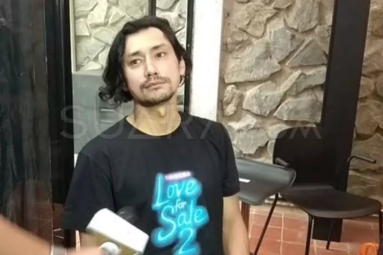 Aktor Revaldo. (Koloase Okenarasi )