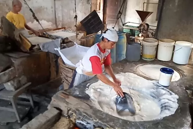 Perajin tahu tradisional di Karanganyar.  (Abdul Alim)