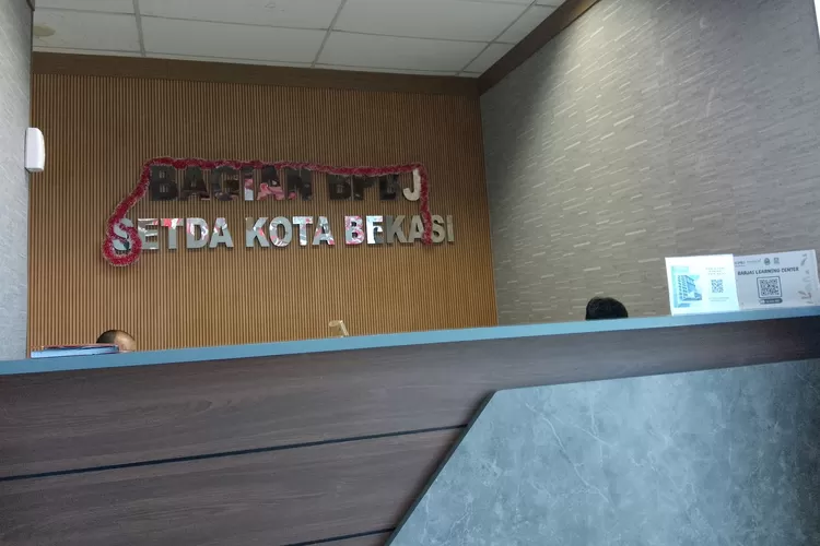Kabag Barjas Kota Bekasi, Bilang  Nauli Harahap mengklaim pemenang tender (CV Karya Imanuel Utama) miliki dokumen lengkap. (FOTO: Dharma/Suarakarya.id)