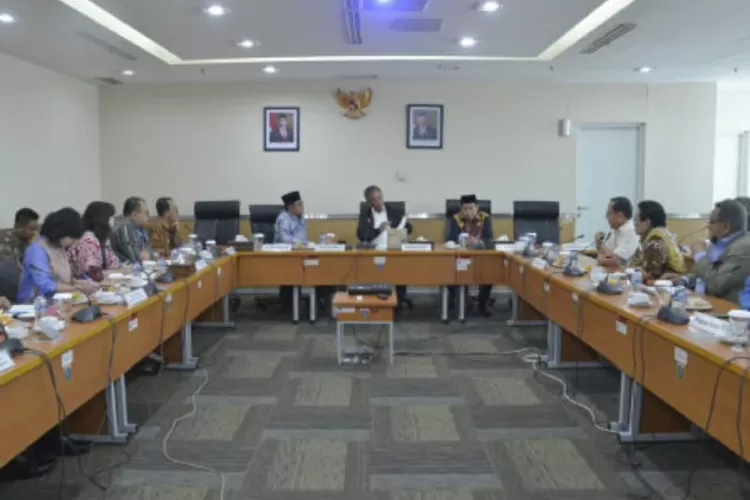 Rapat kerja DPRD DKI dan Transjakarta, Kamis (11/1/2023).