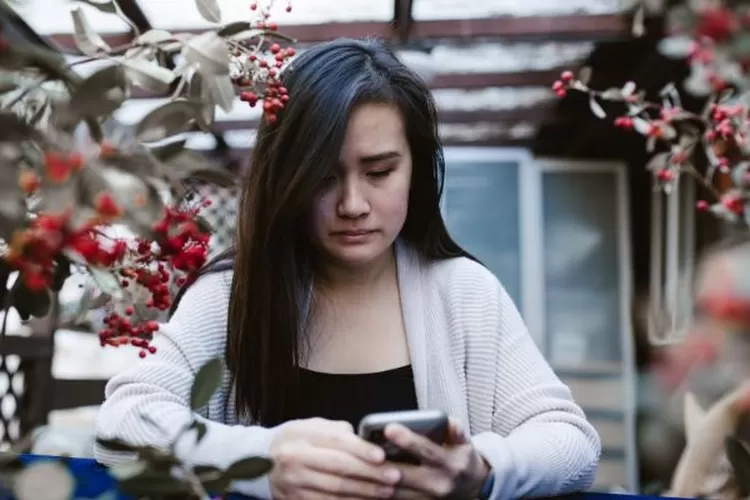 Ilustrasi cara untuk membuat pria menyesal telah nge-ghosting kamu (pexels/RODNAE Productions)