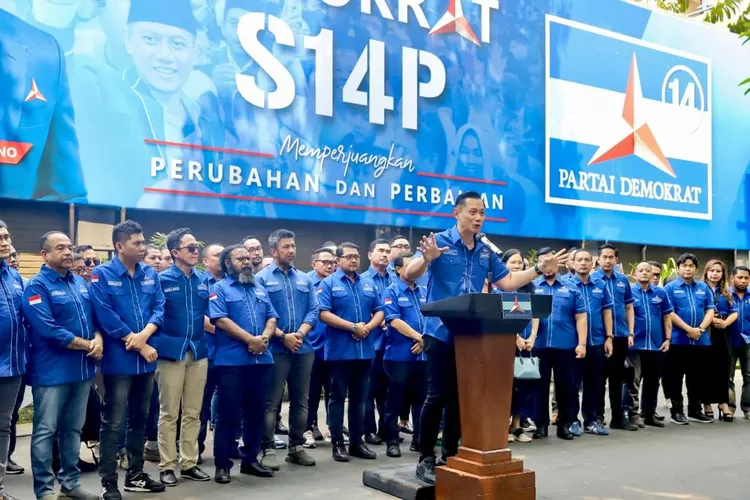 AHY bersama jajaran pengurus Partai Demokrat. (Istimewa)