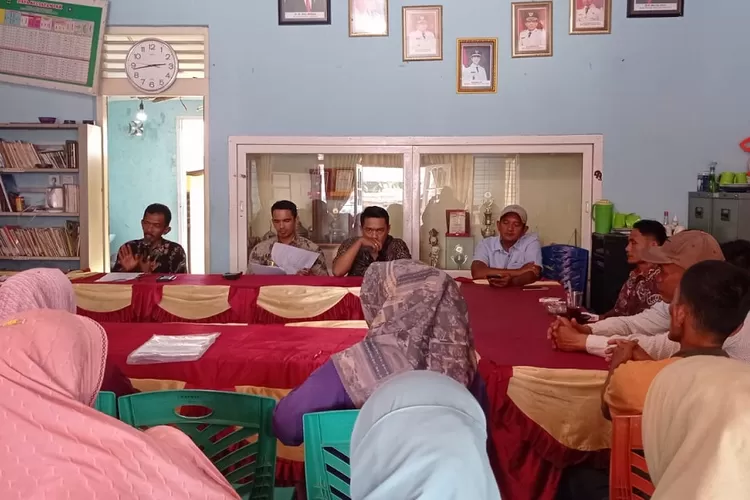 Rapat revisi kader Posyandu Pemerintah Nagari Campago, Kecamatan V Koto Kampung Dalam Kabupaten Padang Pariaman.
