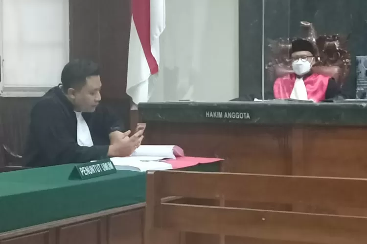 JPU Subhan Noor Hidayat SH MH saat bacakan tuntutannya terhadap terdakwa Abu Hasan