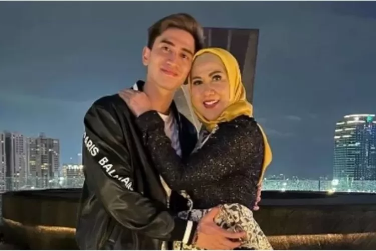 Kasih sayang ibu dan anak Verrell Bramasta dan Venna Melinda (Instagram @bramastavrl)