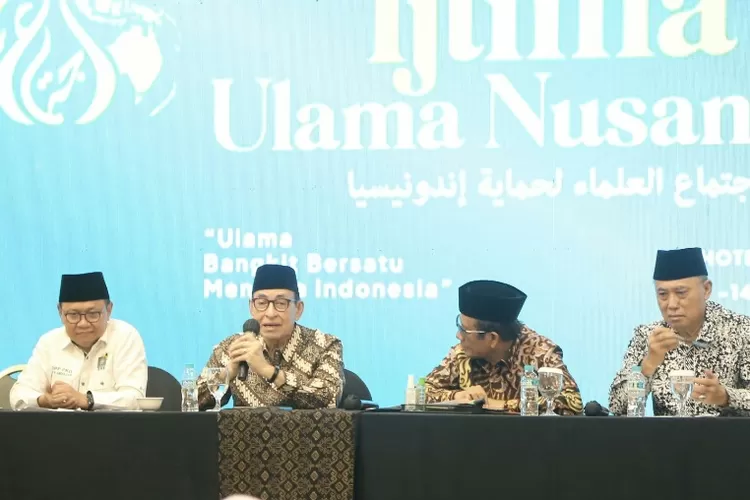 Alwi Shihab (kedua dari kiri), wadah politik warga NU hanya PKB 