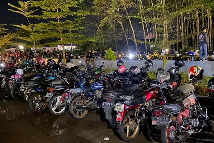 5.000 Bikers Honda GL Pro Adakan Satu Dekade Anniversary di Pekalongan.