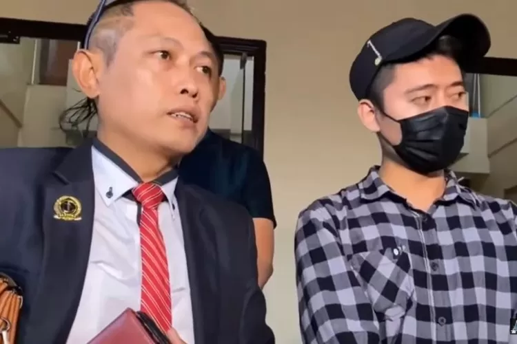 Pengacara Rozy Zay Hakiki Bahas Perdamaian Setelah Norma Risma Gandeng Hotman Paris, Netizen: Panik Ya? (YouTube Artis Artis)