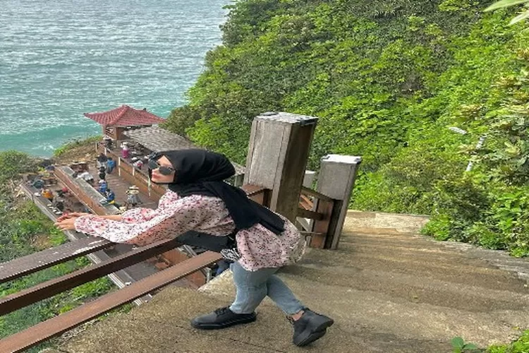salah satu view yang ada di tempat wisata Puncak Segoro (Instagram @15_saasaa)
