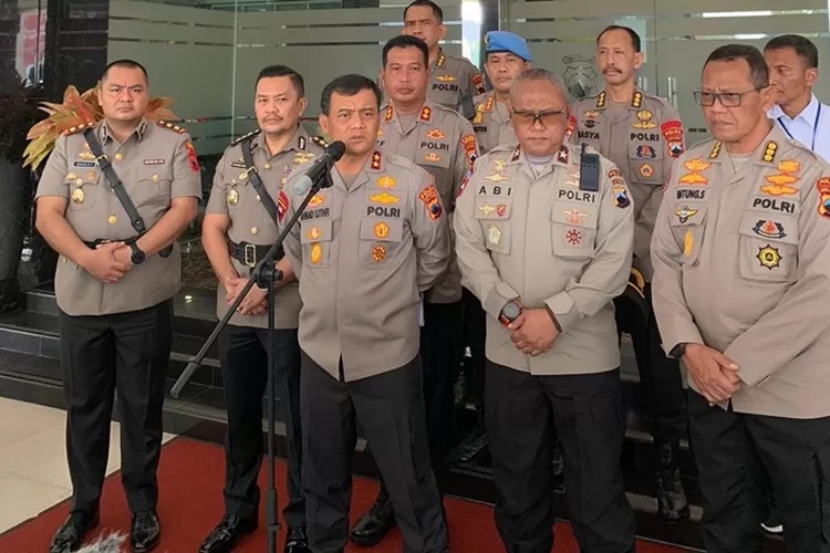 Kapolda Jateng Irjen Pol Ahmad Luthfi saat menerangkan proses penindakan kasus pemerkosaan di Brebes yang didamaikan oleh LSM.  (Istimewa)