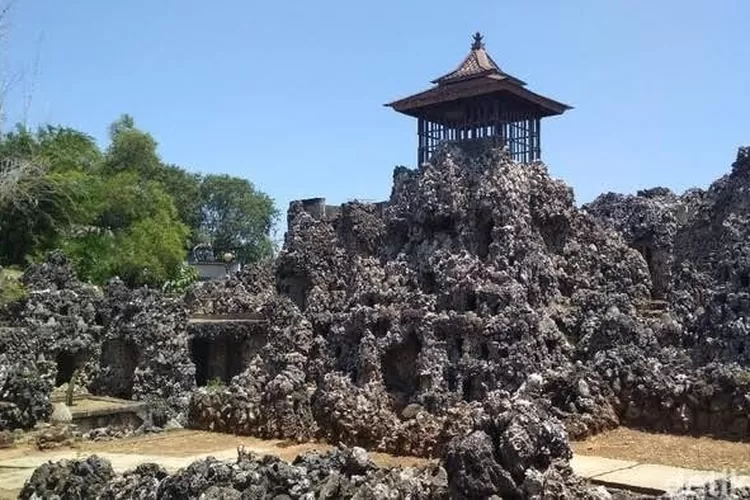 Eksplor keunikan Taman Sari Gua Sunyaragi, wisata alam terbaru di Cirebon Jawa Barat (Instagram @dunialoka.id)