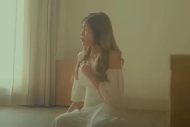 Video music lagu 'Tertawan Hati' dari Awdella yang sedang hits. (Tangkap layar YouTube HITS Records)