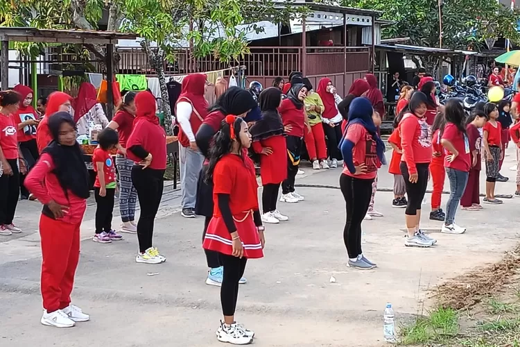 Silaturahmi dan senam sehat ala PDI Perjuangan DPRD Provinsi Kalimantan Timur di Samarinda. (Dok. pribadi)