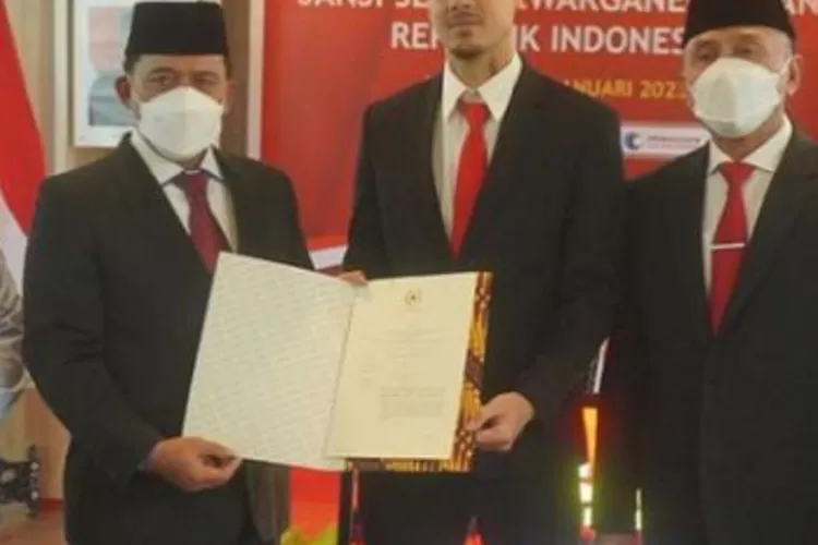 Shayne Pattynama saat usai menjalani sumpah dan resmi menjadi WNI (Instagram @s.pattynama)