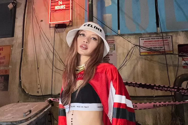 Lisa BLACKPINK Mendadak Trending di media sosial Twitter, Banyak yang Penasaran soal Pindah Agensi dan Label. /Instagram Lisa BLACKPINK