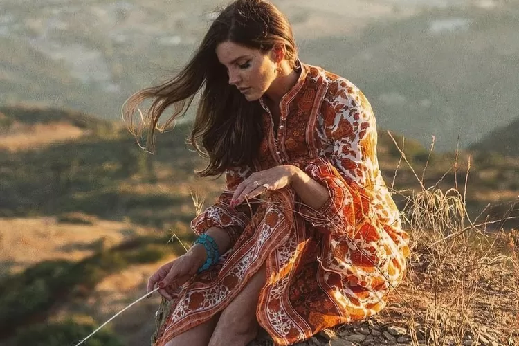 Lana Del Rey - Summertime Sadness (Instagram @lanadelreybr)