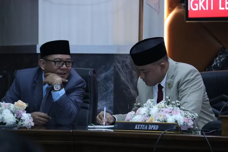 Plt Bupati Bogor Iwan Setiawan dan Ketua DPRD Kabupaten Bogor Rudy Susmanto