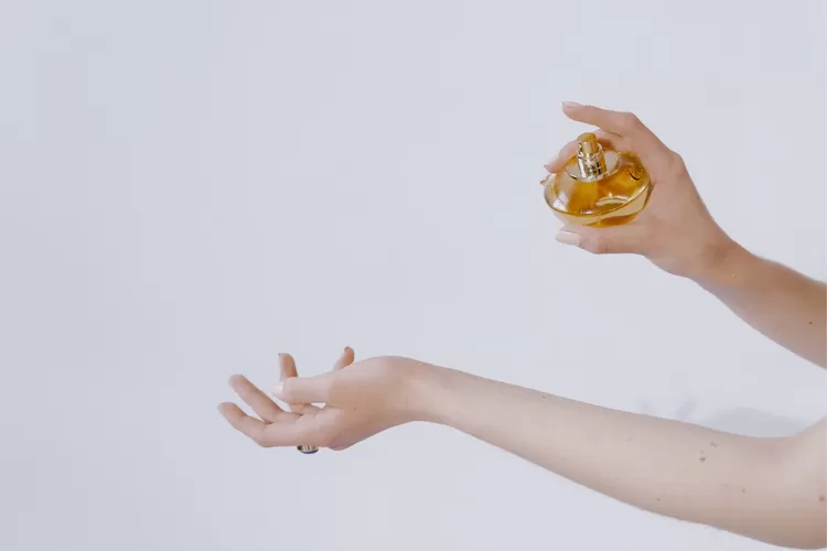 Ilustrasi rekomendasi parfum wangi teh (MART PRODUCTION by Pexels)