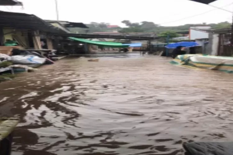 Usai Debit Sungai Meluap di Manado Hingga Terjadi Banjir dan Longsor! Pemko Imbau Warga Waspada (BNPB )