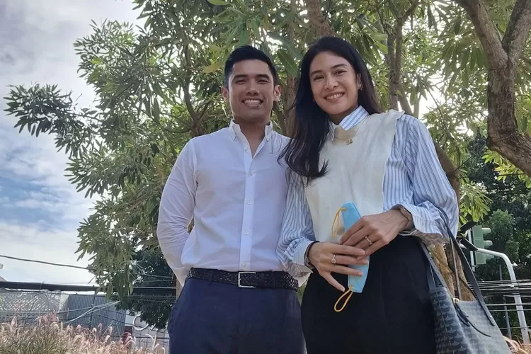 Maulana Indraguna Sutowo, salah satu pria tampan yang dekat dengan selebriti Dian Sastrowardoyo dan kini menjadi suaminya (Instagram @therealdisastr)