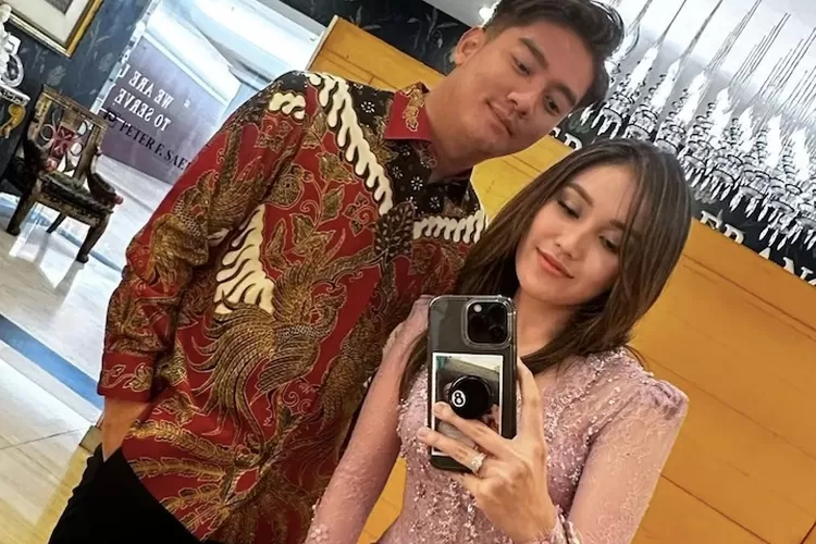 Ayu Ting Ting pamer selfie dengan Boy William.