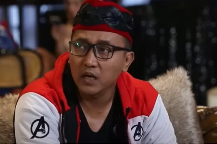 Teddy Pardiana terbukti gelapkan mobil Rizky Febian yan metupakan anak mantan istrinya Lina Jubaedah. (Tangkapan layar YouTube/ Hotman Paris Official)