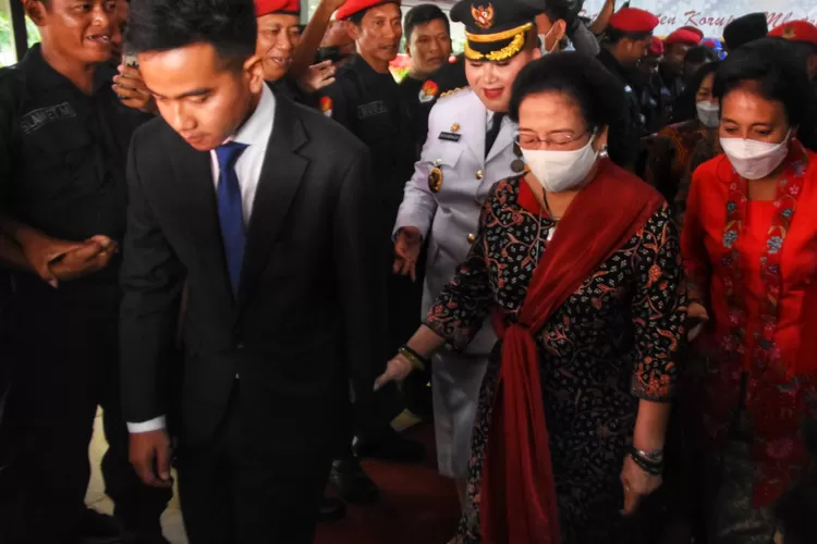 Ketua PDI Perjuangan Megawati Soekarnoputri menghadiri pelantikan Wali Kota Semarang Hevearita Gunaryanti Rahayu. (Ayosemarang.com/ Audrian Firhannusa)