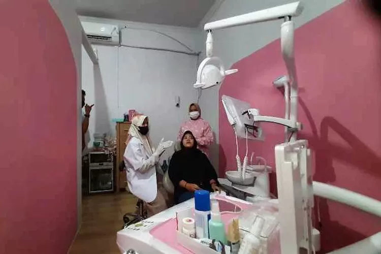 Perawatan gigi di Gigigo Dental Care, Solo (Endang Kusumastuti)