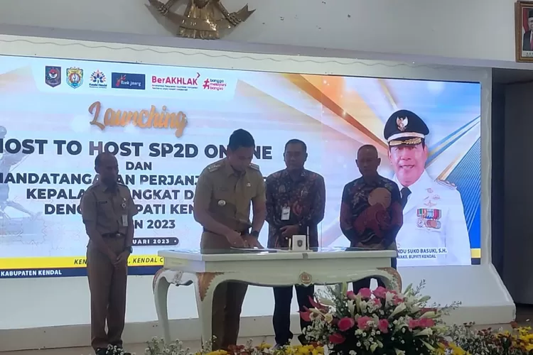 Penandatanganan Perjanjian Kinerja Kepala Perangkat Daerah dengan Bupati Kendal, Senin 30 Januari 2023.  (Edi Prayitno / kontributor Kendal)