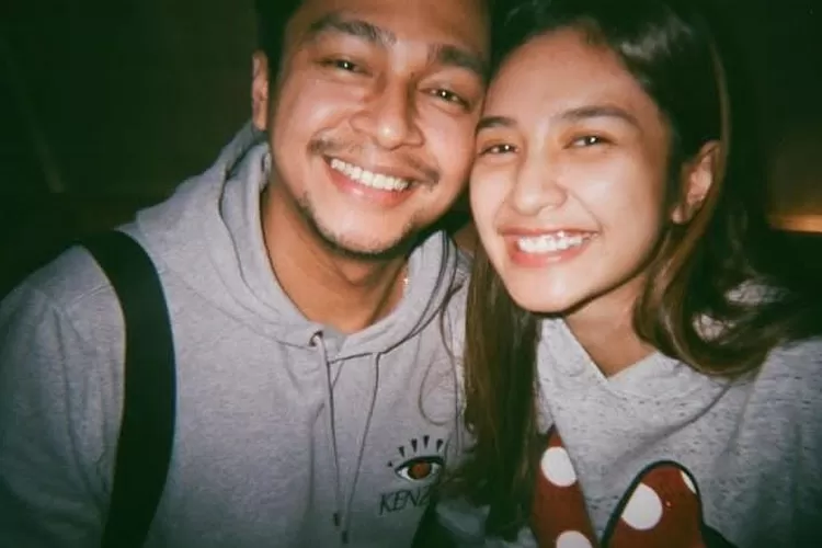 Mikha Tambayong bongkar kelakuan Deva Mahenra setelah menikah. (instagram @miktambayong)