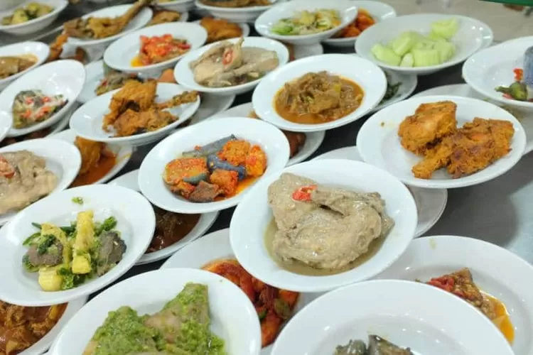 Rekomendasi makanan padang enak dan favorit di Jakarta.