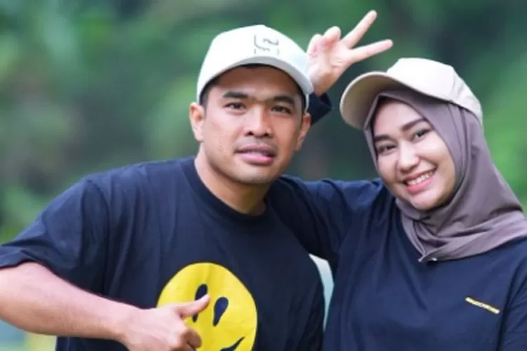 Sebuah moment Putra Siregar dan Septi Siregar saat belum diterpa badai dan pelakor. (Instagram/ @septiasiregar17)