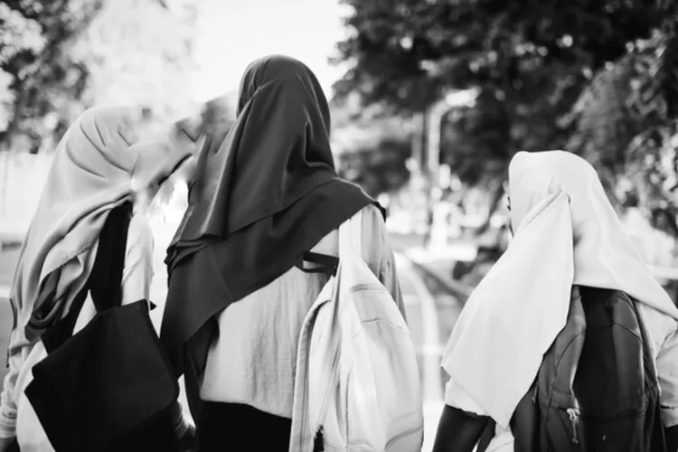 Wajib Tau! Ini 5 Golongan Wanita Yang Tak Bisa Mencium Bau Surga dan Berakhir di Neraka, Naudzubillah