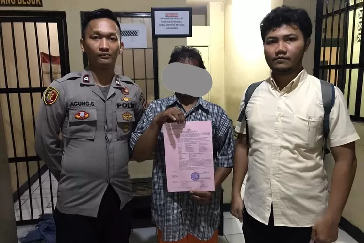 Polisi menangkap HL (53), penjaga warung di Megamendung-Puncak, Bogor, usai diduga mencabuli tiga anak dibawah umur. (Dok. Humas Polres Bogor)