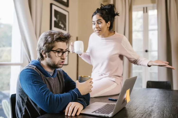 Ilustrasi tanda cewek seenaknya sama cowok (Pexels/ RODNAE Productions)