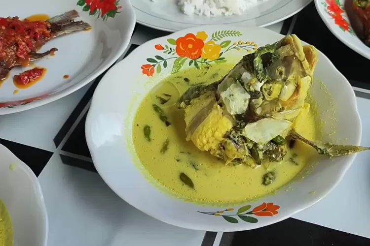 Gulai ikan gariang khas Padang Pariaman  (Tangkapan Layar Youtube Herlina Basri )
