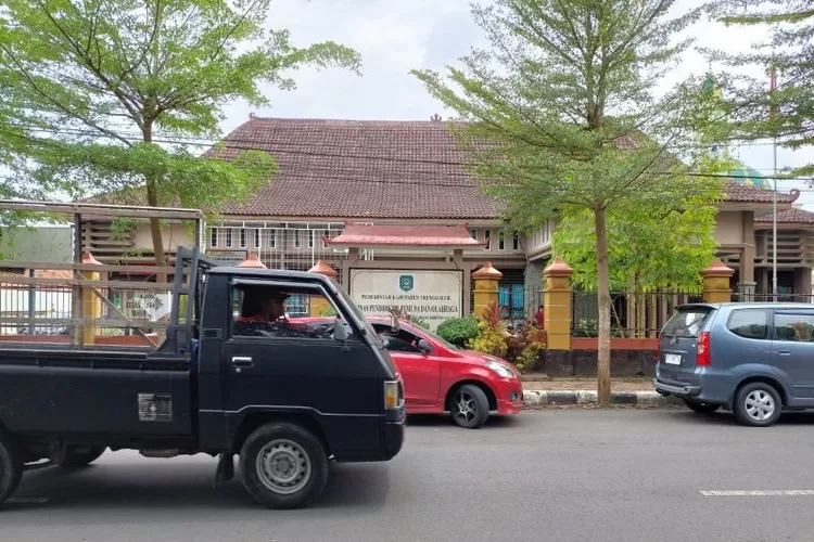Kantor  Dinas Pendidikan, Pemuda dan Olahraga Kabupaten Trenggalek (Foto: Antara)