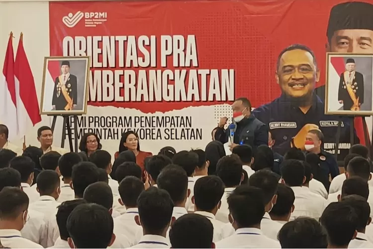 ACARA : BP2MI beri pembekalan kepada ratusan ribu calon Imigran di Wisma Kinasih, Kecamatan Tapos, Kota Depok, Selasa (31/1). (ANDIKA EKA/RADAR DEPOK)