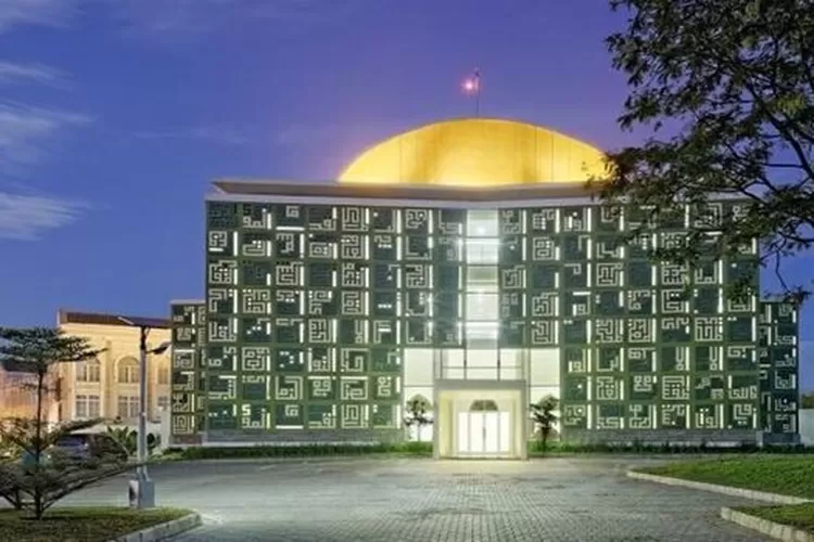 Keindahan bangunan Masjid Raya Asmaul Husna Serpong, Tangerang Selatan hasil rancangan Ridwan Kamil (instagram @ kitareporters)