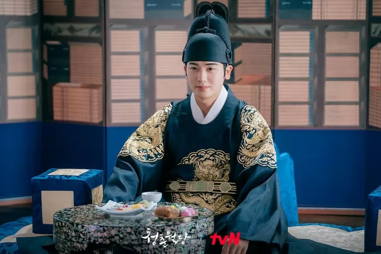 Drama terbaru Park Hyung Sik, Our Blooming Youth, bercerita tentang  kisah cinta putra Mahkota dengan gadis buronan kasus pembunuhan (Foto: Instagram.com/@tvn_drama)