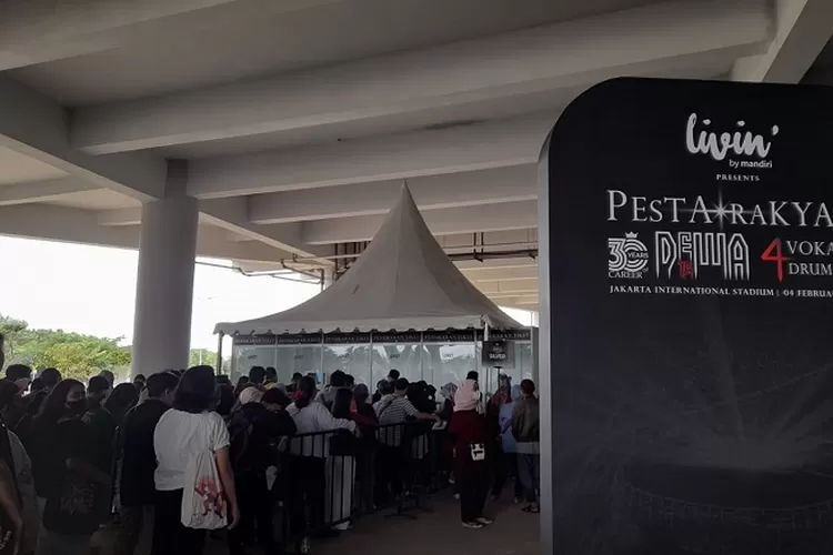 Mendekati Hari H, Begini Suasana Penukaran Tiket Konser Pesta Rakyat 30 Tahun Berkarya Dewa 19