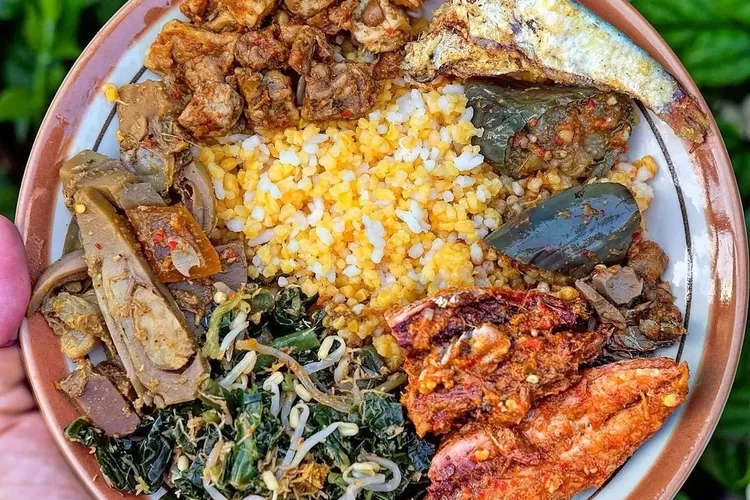 Potret nasi jagung, simak rekomendasi tempat makan keluarga di Mojokerto yang enak dan nyaman berikut ini. (instagram @e_ndro)