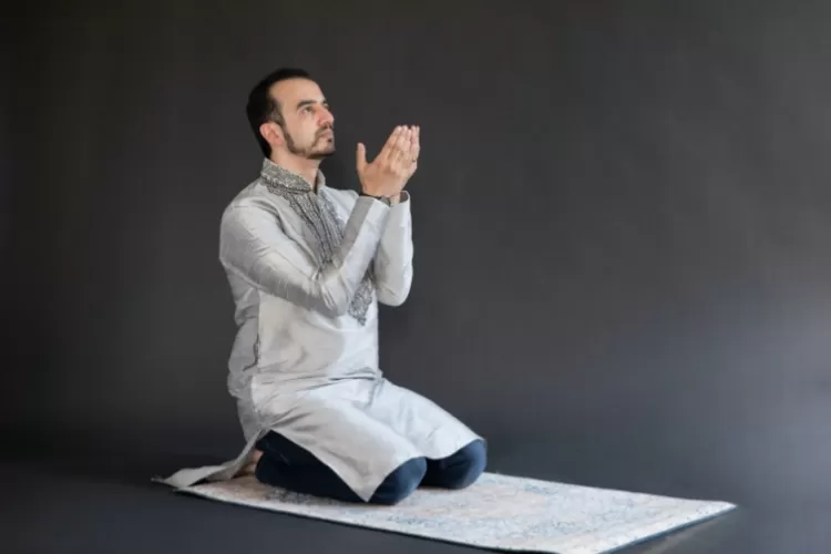 Muslim Wajib Tahu! Baca Surah At-Taubah Jangan Pakai Basmalah, Kok Bisa? Ternyata Karena ini (Pexels / Rodnae Productions)